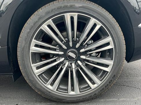 New 2026 Cadillac Vistiq Premium Luxury w/ LPO, Floor Liner Package image 28