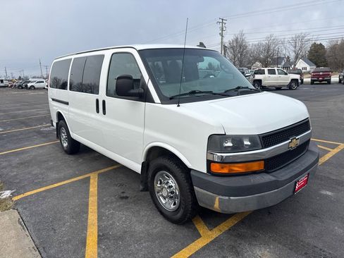 Used 2016 Chevrolet Express 3500 LT w/ LT Preferred Equipment Group image 4