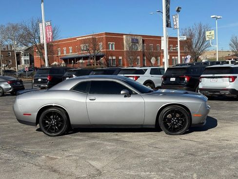 Used 2017 Dodge Challenger SXT Plus image 5