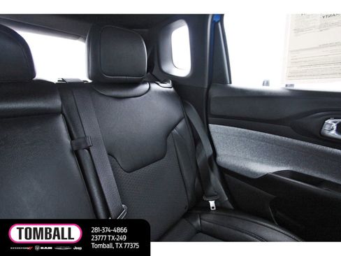 Used 2024 Jeep Compass Latitude AWD/4WD image 12