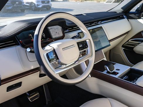 New 2026 Land Rover Range Rover SE image 30