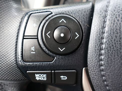 Used 2013 Toyota RAV4 XLE AWD/4WD image 30