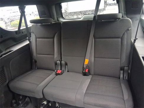 Used 2024 GMC Yukon XL SLE image 13