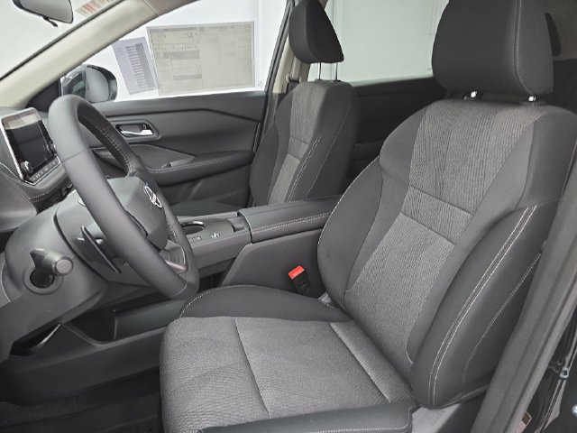 Used 2026 Nissan Rogue SV FWD image 15