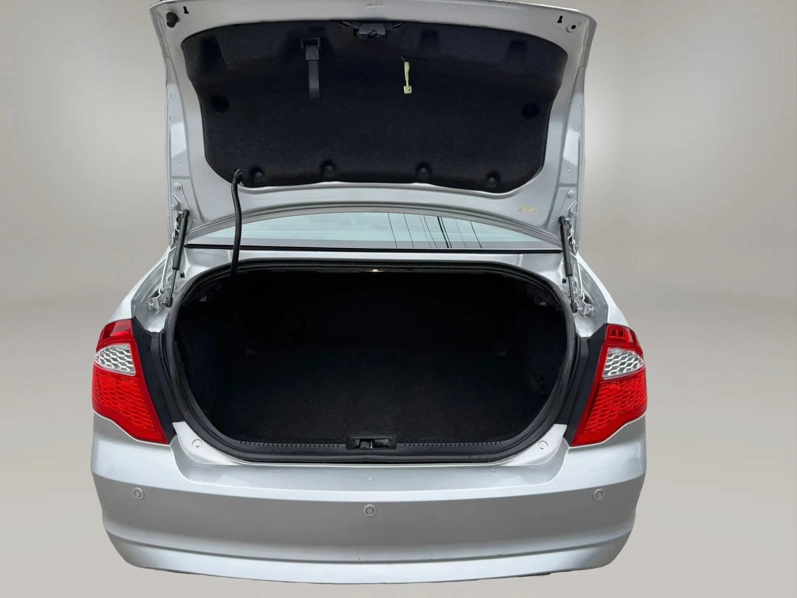 Used 2012 Ford Fusion SEL FWD image 25