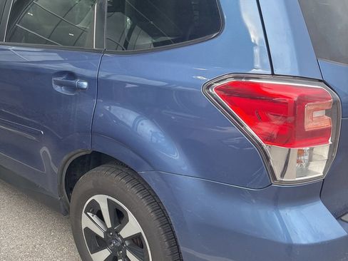 Used 2017 Subaru Forester 2.5i Premium image 5