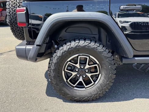 Used 2026 Jeep Wrangler Unlimited Rubicon AWD/4WD image 11