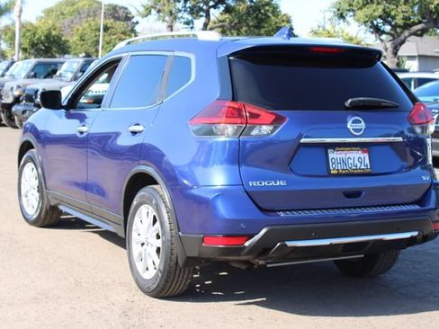 Used 2019 Nissan Rogue SV FWD image 3
