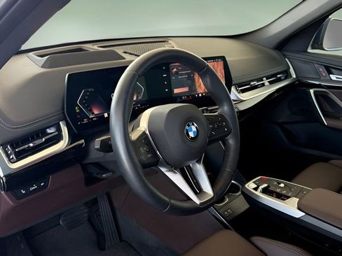 Used 2025 BMW X1 xDrive28i w/ Technology Package image 15