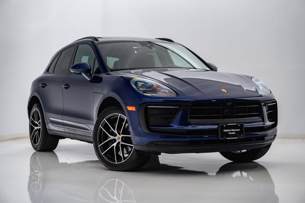 Certified 2026 Porsche Macan AWD/4WD image 8