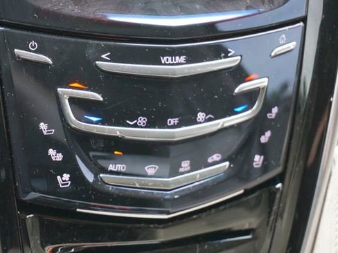 Used 2019 Cadillac Escalade ESV Luxury RWD image 18