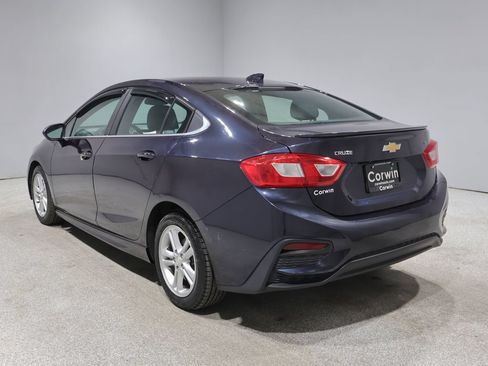 Used 2016 Chevrolet Cruze LT w/ Convenience Package FWD image 5