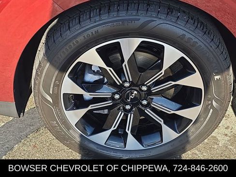 Used 2024 Kia Carnival EX image 10