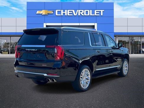 Certified 2025 GMC Yukon XL Denali AWD/4WD image 11