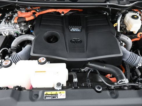 Used 2024 Toyota Tundra Limited AWD/4WD image 24