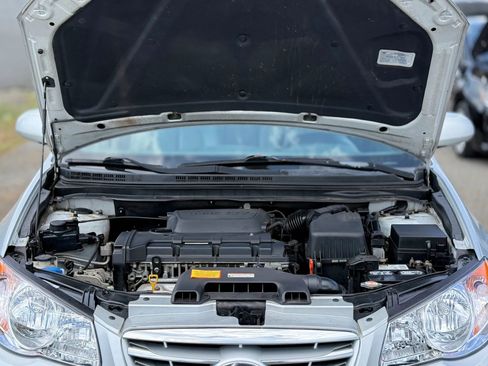 Used 2010 Hyundai Elantra GLS FWD image 28