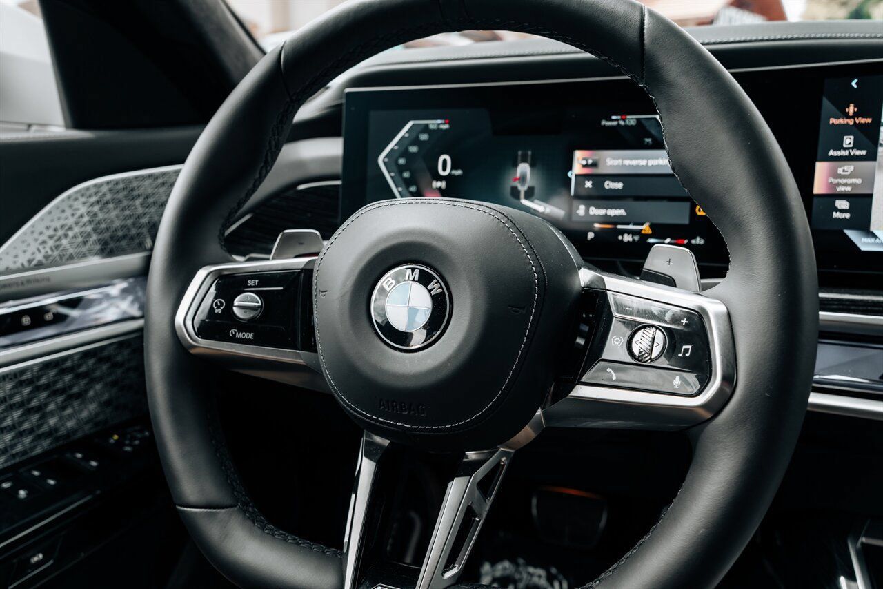 Used 2025 BMW 760i xDrive AWD/4WD image 29