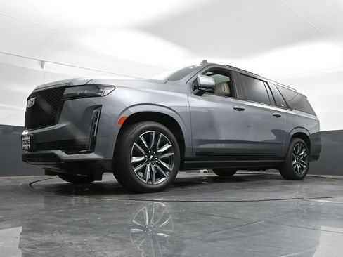 Used 2021 Cadillac Escalade ESV Sport w/ Driver Assist Tech Package AWD/4WD image 45