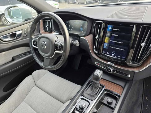 Used 2021 Volvo XC60 T5 Inscription image 10