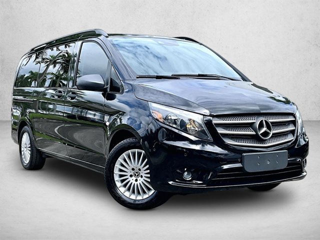 Used 2018 Mercedes-Benz Metris Passenger image 12