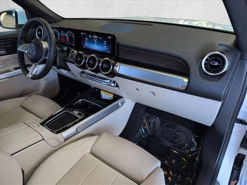 Certified 2026 Mercedes-Benz GLB 250 4MATIC image 24