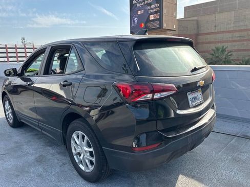 Used 2022 Chevrolet Equinox LS image 4