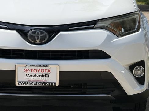 Used 2017 Toyota RAV4 XLE FWD image 9