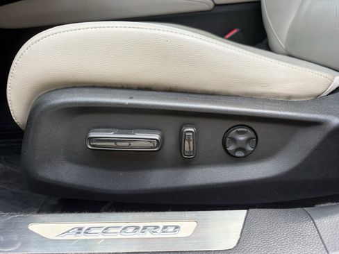 Certified 2018 Honda Accord Touring image 30