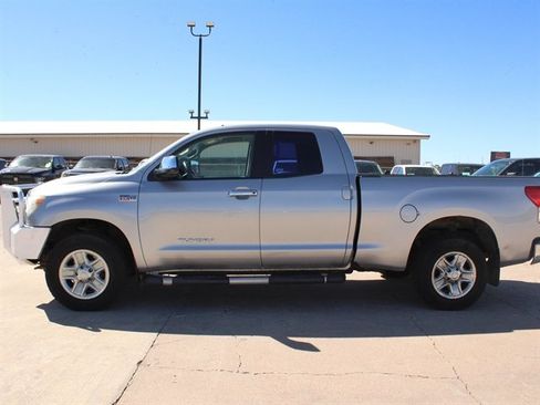 Used 2010 Toyota Tundra 4x4 Double Cab w/ Tow Pkg image 4
