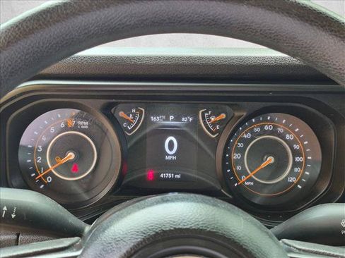 Used 2024 Jeep Gladiator Sport AWD/4WD image 16