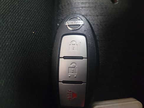 Used 2021 Nissan Rogue S image 32