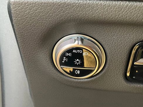 Used 2023 Mercedes-Benz EQS 580 4MATIC Sedan image 41