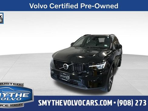 Certified 2024 Volvo XC40 B5 Core AWD/4WD image 1