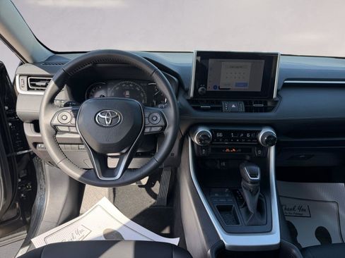 Used 2025 Toyota RAV4 XLE Premium image 10