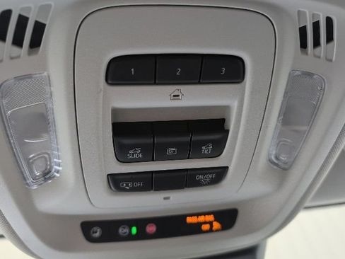 Used 2025 Buick Envision Avenir AWD/4WD image 28