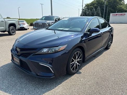 Certified 2022 Toyota Camry SE w/ Cold Weather Package FWD image 5