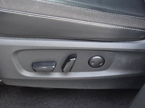 Used 2024 Nissan Pathfinder SL FWD image 27