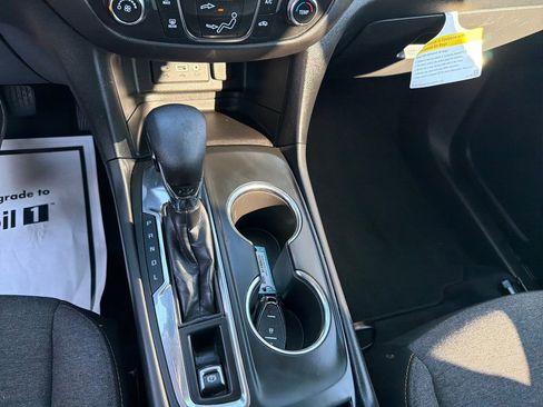 Used 2023 Chevrolet Equinox LT image 18