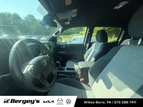 Used 2021 Toyota Tacoma TRD Sport AWD/4WD image 12