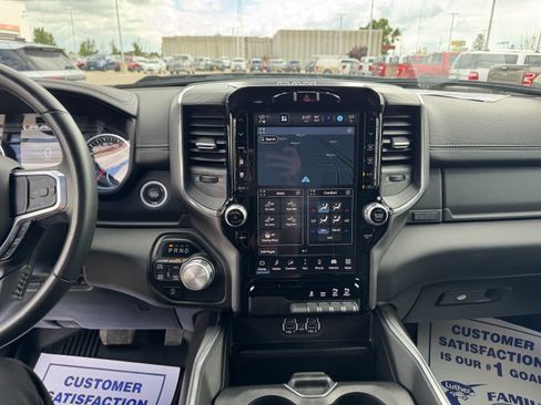 Used 2024 RAM 1500 Laramie AWD/4WD image 10