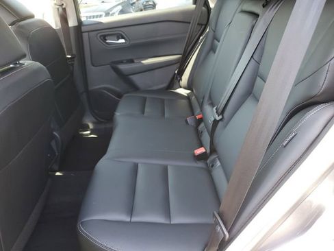 Certified 2026 Nissan Rogue SL AWD/4WD image 12