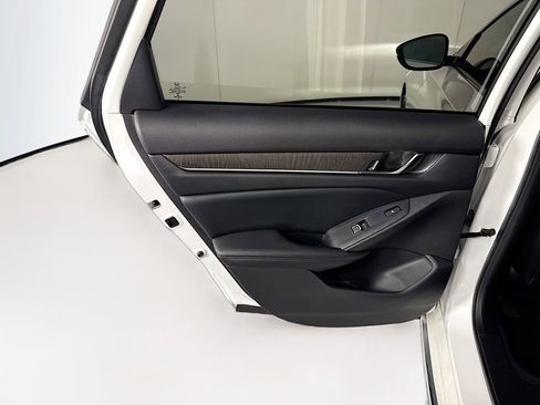Used 2022 Honda Accord Touring image 26