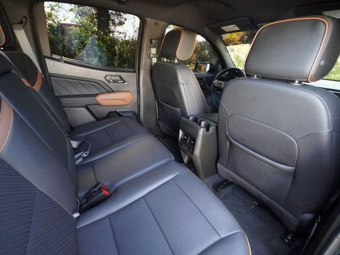 Used 2024 GMC Canyon AT4 w/ AT4 Premium Package AWD/4WD image 26