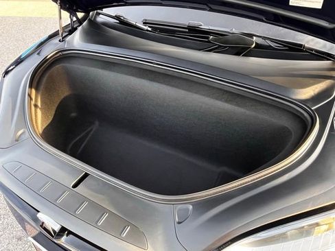 Used 2024 Tesla Model X image 33