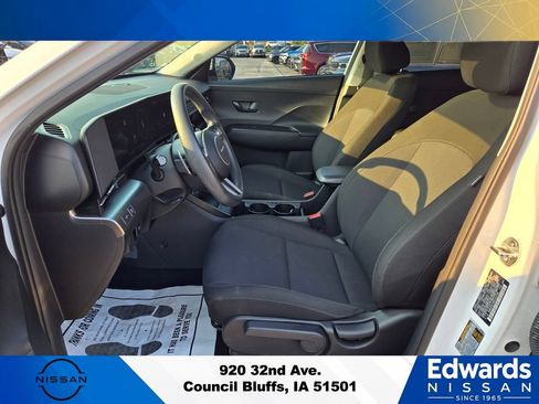 Used 2025 Hyundai Kona SEL FWD image 16