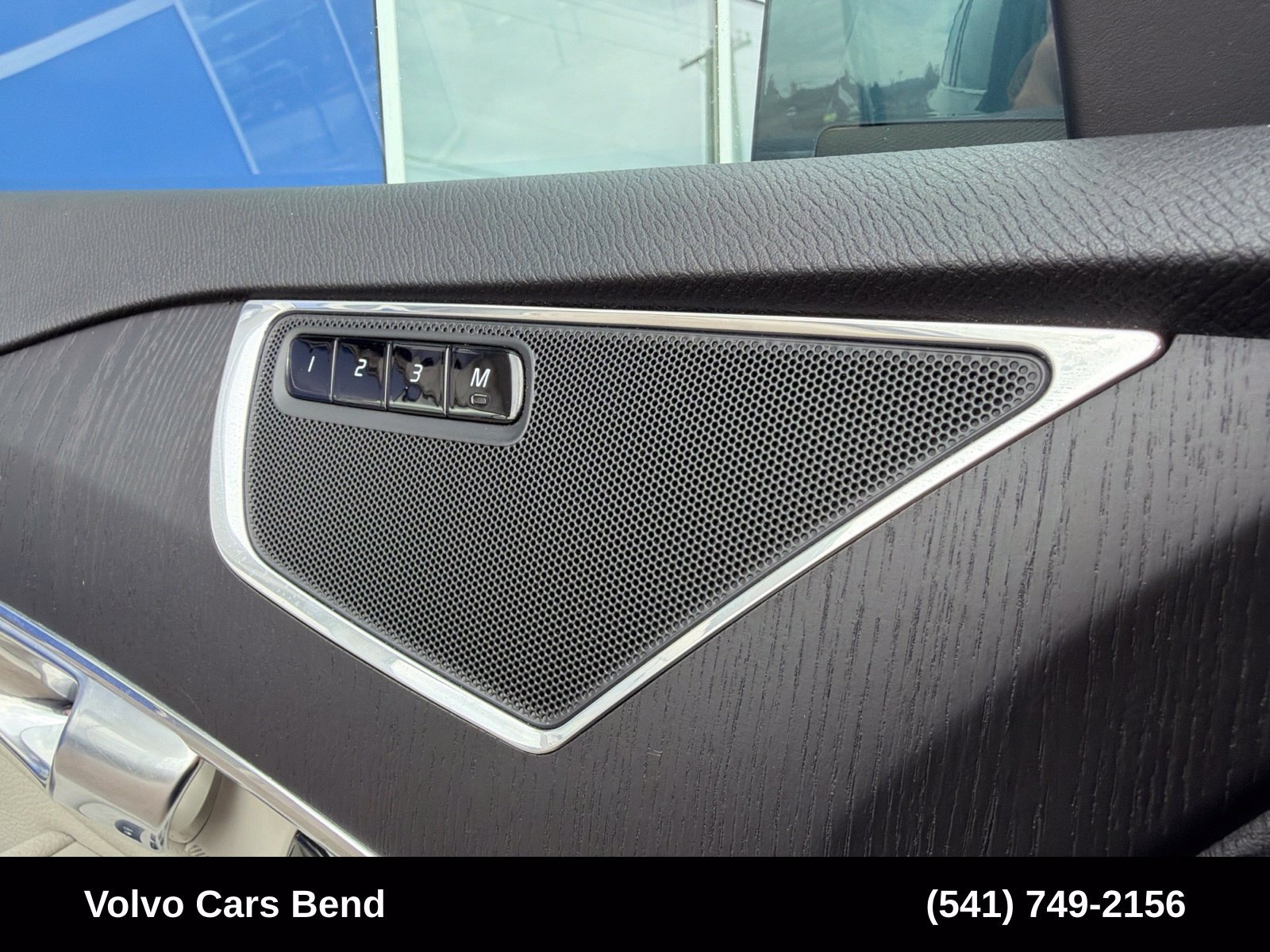 Used 2020 Volvo XC90 T6 Momentum w/ Protection Package Premier AWD/4WD image 16