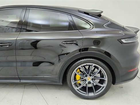 Used 2024 Porsche Cayenne Turbo GT image 10