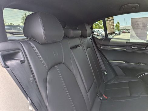 Used 2022 Alfa Romeo Stelvio Sprint image 14
