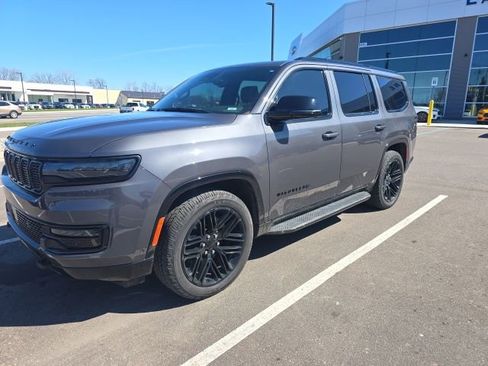 Used 2024 Jeep Wagoneer Series II image 1