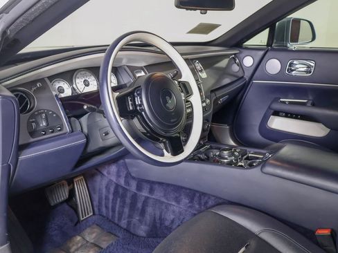 Used 2018 Rolls-Royce Dawn RWD image 4